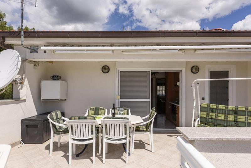 Apartments Luka - Trogir, Marina 150M From The Beach المظهر الخارجي الصورة